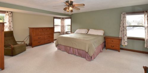 4902 Kinnickinnic Riv Pkwy, Milwaukee WI 53219-3277 exterior