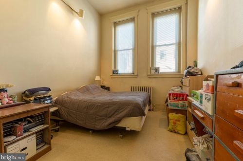 222 Mckean St, Philadelphia, PA 19148-2646