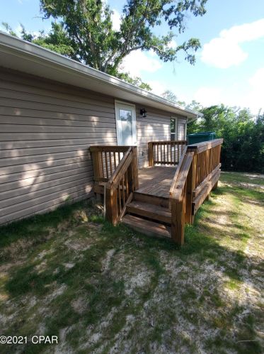 2831 Bertram St, Marianna FL  32448-4802 exterior