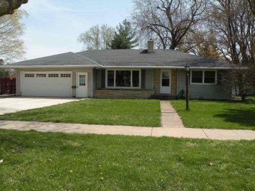 317 Griswold St, Ripon, WI 54971-1811