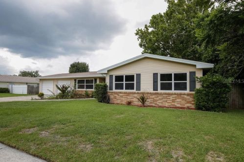 6115 Christina Dr, Lakeland, FL 33813-3433