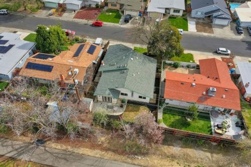 200 Juniper St, Vacaville CA 95688-2736 exterior