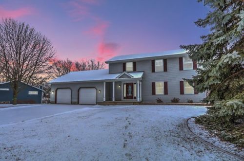 534 Riverview Dr, Marshall, WI 53559-9316