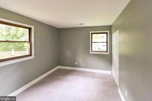 5 Holly Ct, Blenheim NJ  08012-5303 exterior