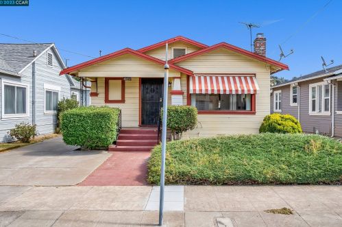 8100 Hillside St, Oakland CA 94603-1921 exterior