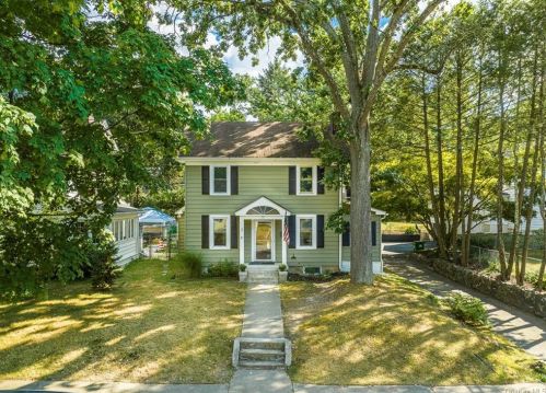 1 Lindbergh Pl, Poughkeepsie NY exterior