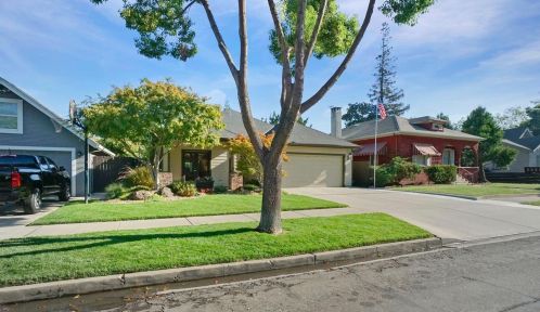 423 Locust St, Lodi, CA 95240-2321