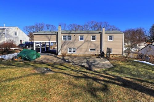 76 Boylston St, Milford, CT 06461-2304