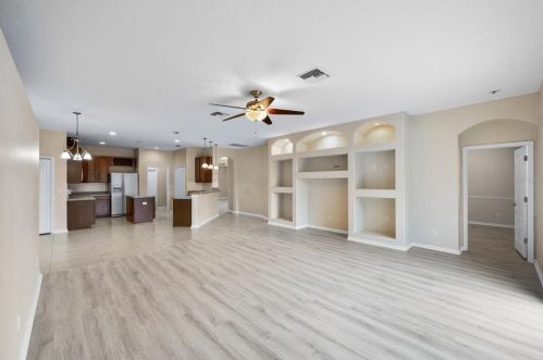 2622 Yukon Cliff Dr, Ruskin, FL 33570-6347