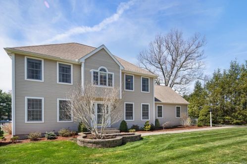 155 Niederwerfer Rd, Wapping, CT 06074-1709