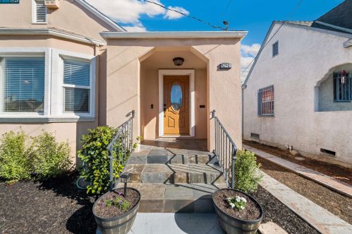 7426 Holly St, Oakland CA  94621-2834 exterior