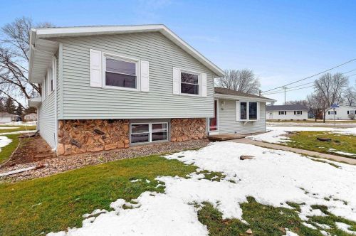 1116 Ida St, Menasha, WI 54952-1931