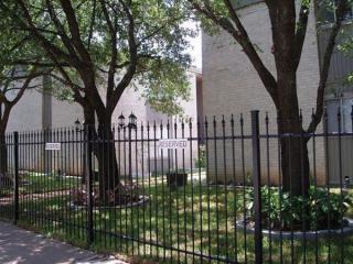 400 Haswell Dr, Bryan TX  77803-4853 exterior