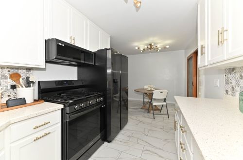 6635 125th Pl, Kenosha WI  53158-3660 exterior