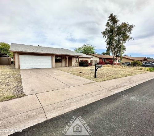 3433 87th Ave, Phoenix, AZ 85037-2715