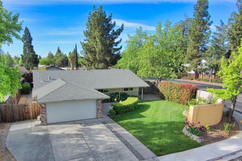 1000 Woodridge Dr, Vacaville CA  95687-6440 exterior