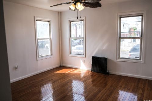247-04 Francis Lewis Blvd, Jamaica, NY 11422-1673