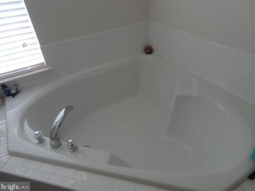 353 Harper Dr, Madison Mills VA  22960-1447 exterior