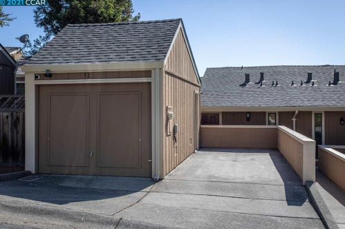 32 Anair Way, Oakland, CA 94605-4872