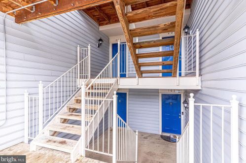 9258 Cardinal Forest Ln, Lorton, VA 22079-2895
