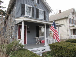 408 Hardwick St, Belvidere, NJ 07823-1820
