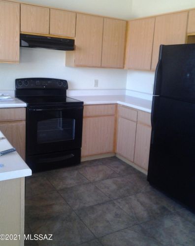 9009 Kinross Dr, Tucson, AZ 85730-4849