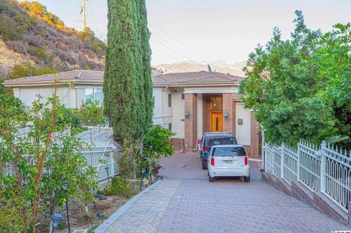3426 Ayars Canyon Way, Glendale, CA 91208-1174