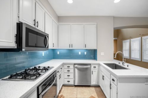 2728 Piantino Cir, San Diego CA 92108-4736 exterior