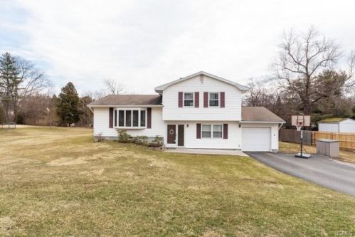 3314 Gomer St, Yorktown Hgts, NY 10598-2004