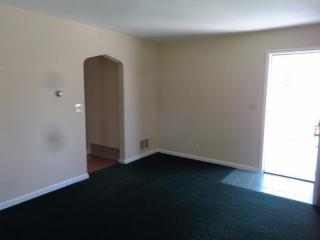 302 Swan Cir, Covington, KY 41018-1938