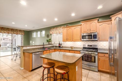 252 Pelican Dr, Chandler, AZ 85286-7778