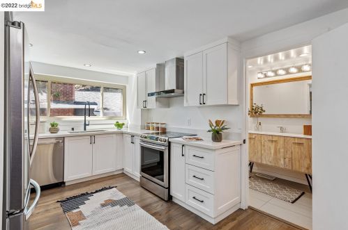 5857 Ascot Dr, Oakland CA 94611-1711 exterior