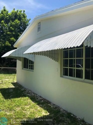 644 56, West Palm Beach FL  33407-2507 exterior