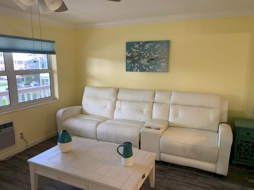 41 Bedford B, West Palm Beach FL  33417-2278 exterior
