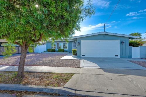 4472 Rolfe Rd, San Diego, CA 92117-3837