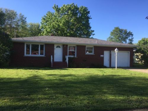 252 Miles Ave, Girard, PA 16417-1026