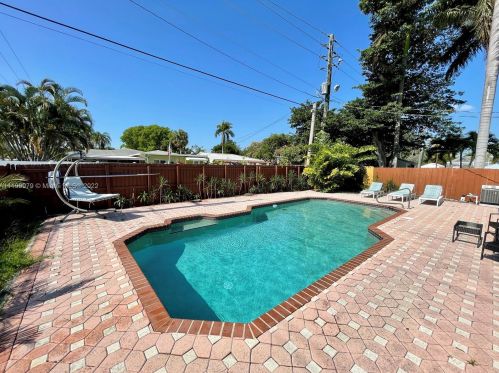 1110 14th Ave, Hollywood FL  33020-6420 exterior