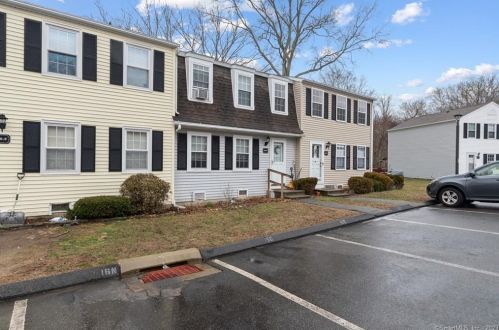 16 Lakeside Dr, Gales Ferry CT  06339-1410 exterior