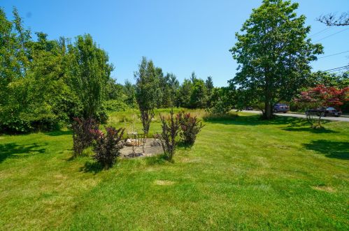 17 School St, Marthas Vineyard, MA 02539-8109