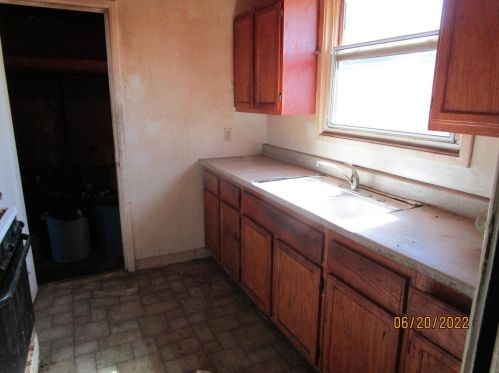 423 Hunter Ave, Oakland CA  94603-2135 exterior