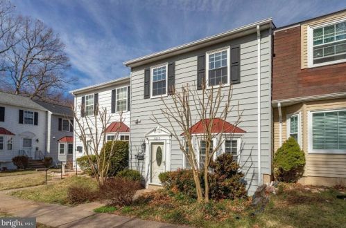 6013 Sweet Oak Ct, Springfield VA  22152-1415 exterior