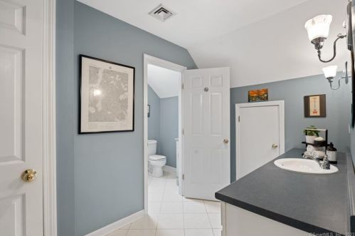 16 Saxony Ln, Woodbury CT  06798-2533 exterior