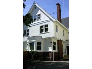 2727 Haste St, Berkeley, CA 94704-2423