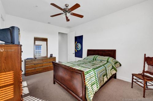 460 147 Ave, Hollywood FL 33027-6104 exterior