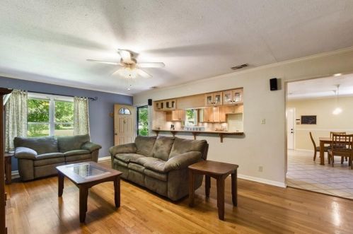 7201 Elm Forest Rd, Austin TX  78745-6207 exterior