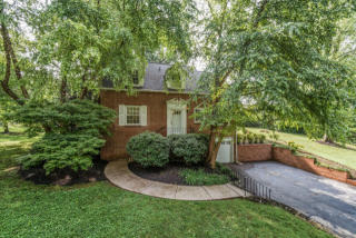 106 Greenbrier Dr, Knoxville, TN 37919-4113