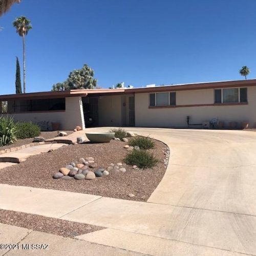 8840 Pine Valley Dr, Tucson, AZ 85710-7950