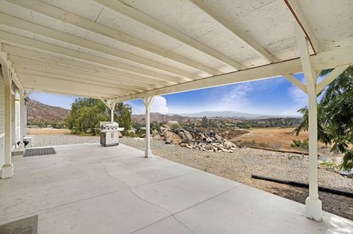 33276 Homestead Ln, Wildomar CA  92595-9169 exterior