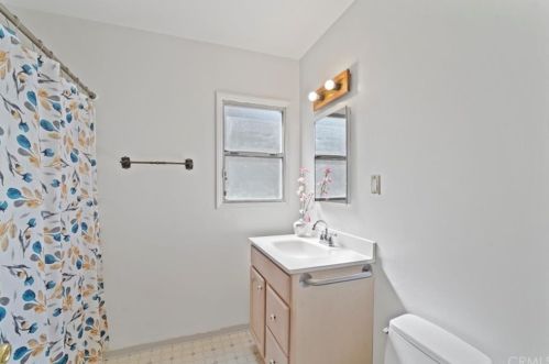 3704 El Caminito, Glendale CA 91214-1026 exterior