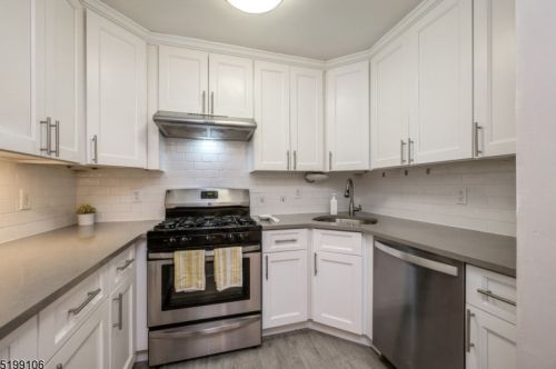 2906 Appleton Way, Whippany NJ  07981-1784 exterior